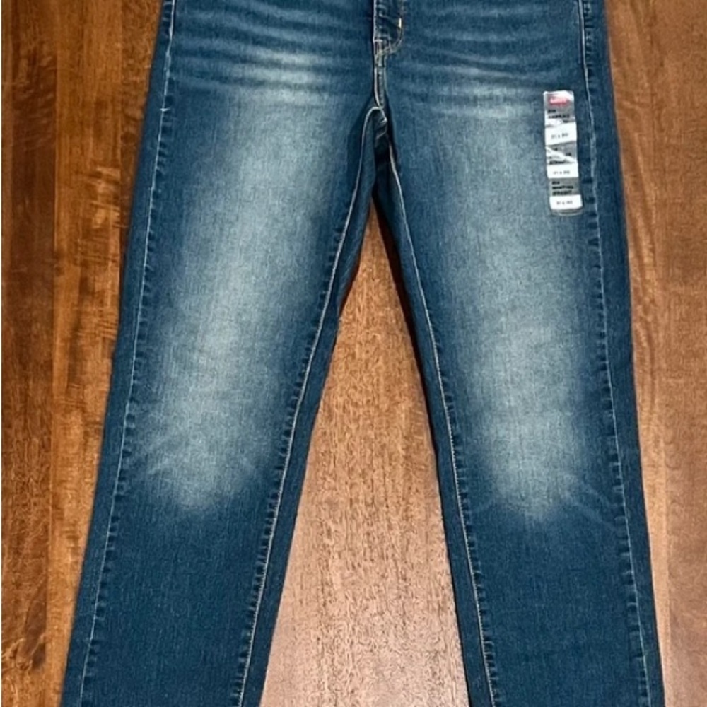 Levi's Women's Straight Leg Jeans in Deep Blue